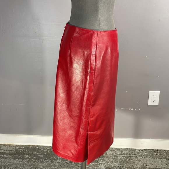 Danier red leather pencil skirt made in Canada - Picture 5 of 17